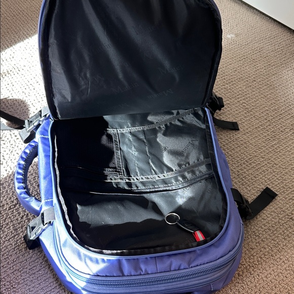 Travel backpack - Picture 3 of 5